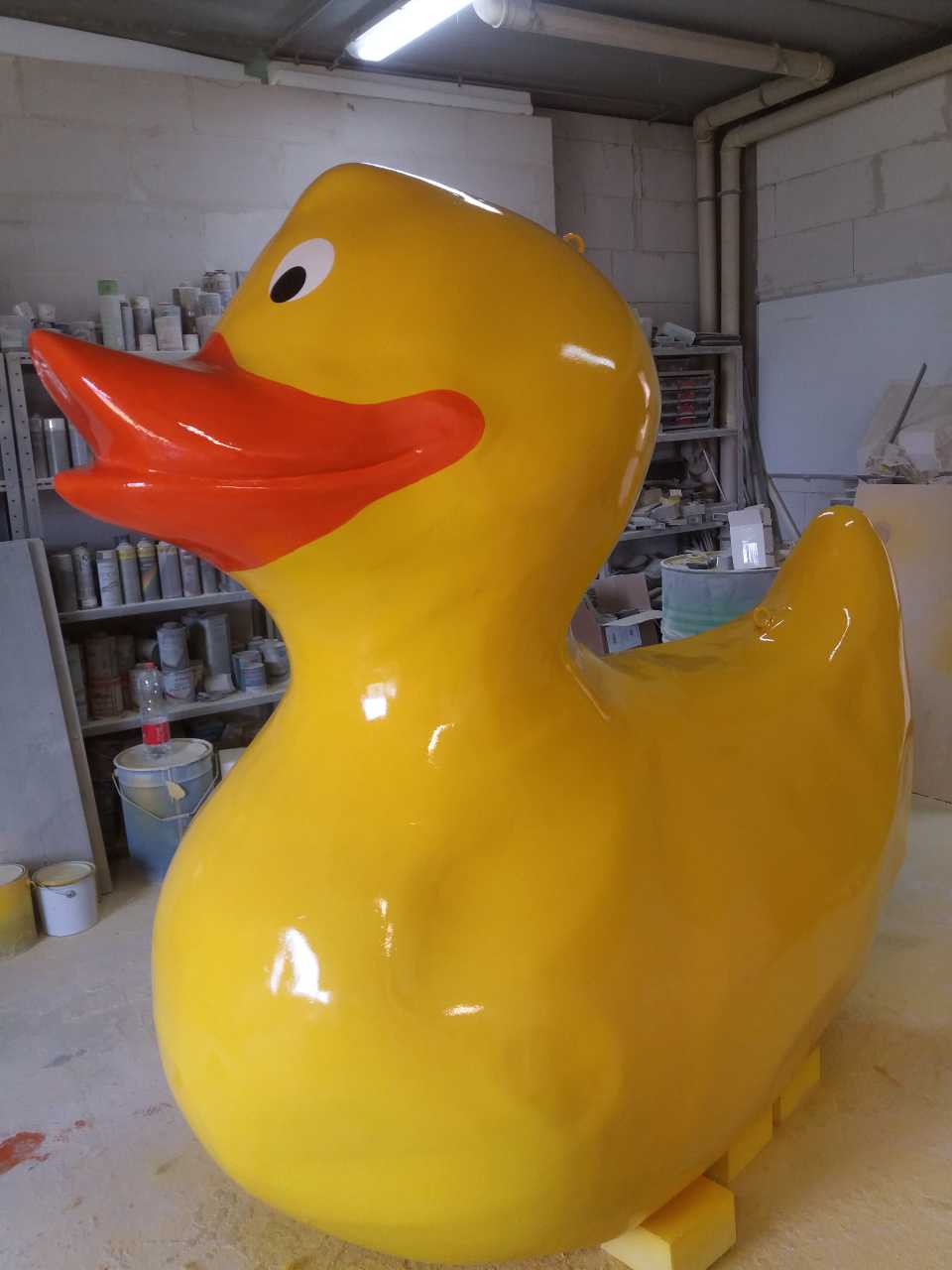 afbeelding van 3Dduck, XXLduck,3D print, 3D printcompany, 3D printservice,beursstand, branding, solidblowups,productvergroting, 3D laten printen, 3D printing, 3D art, SLA printen, SLA printing, 3D druck, 3D drucker, XXL 3D druck, XXL printing, XXL printen, largeformat3Dprinting, stampa 3D, 3D model, 3D prototyping, 3D shopfront, 3D storefront, branding, 3D branding